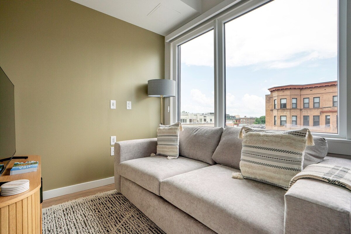 Blueground | Columbia Heights, pool, nr Meridian Hill Park