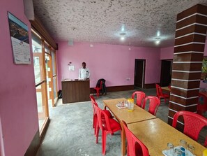 Daily cooked-to-order breakfast (INR 350 per person)