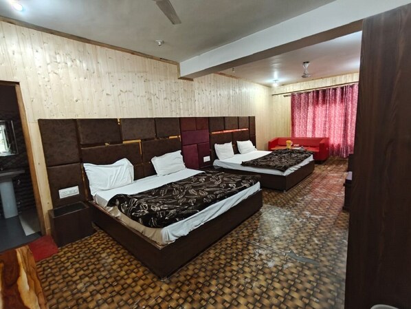 Family Double Room, Mountain View | Desk, laptop workspace, blackout curtains, soundproofing