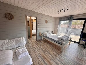 4 bedrooms - House 4 Bedrooms for 8 with solarium (Le Teich)