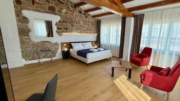 Luxury Suite, 1 King Bed, City View