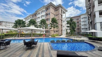 Condo, 1 Bedroom, Accessible, Smoking | Pool | Outdoor pool