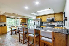Fridge, microwave, stovetop, dishwasher - Walk to Pomme de Terre Lake: Pet-Friendly Escape (Flemington)