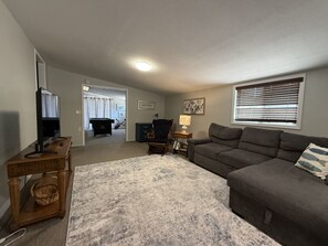 Una Smart TV, libros