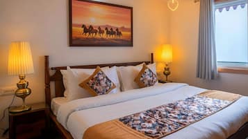 Habitación doble Deluxe, 1 cama King size, para no fumadores | Sábanas de algodón egipcio y ropa de cama de alta calidad