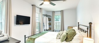 Walk to Parks & Main St: Renovated League City Gem