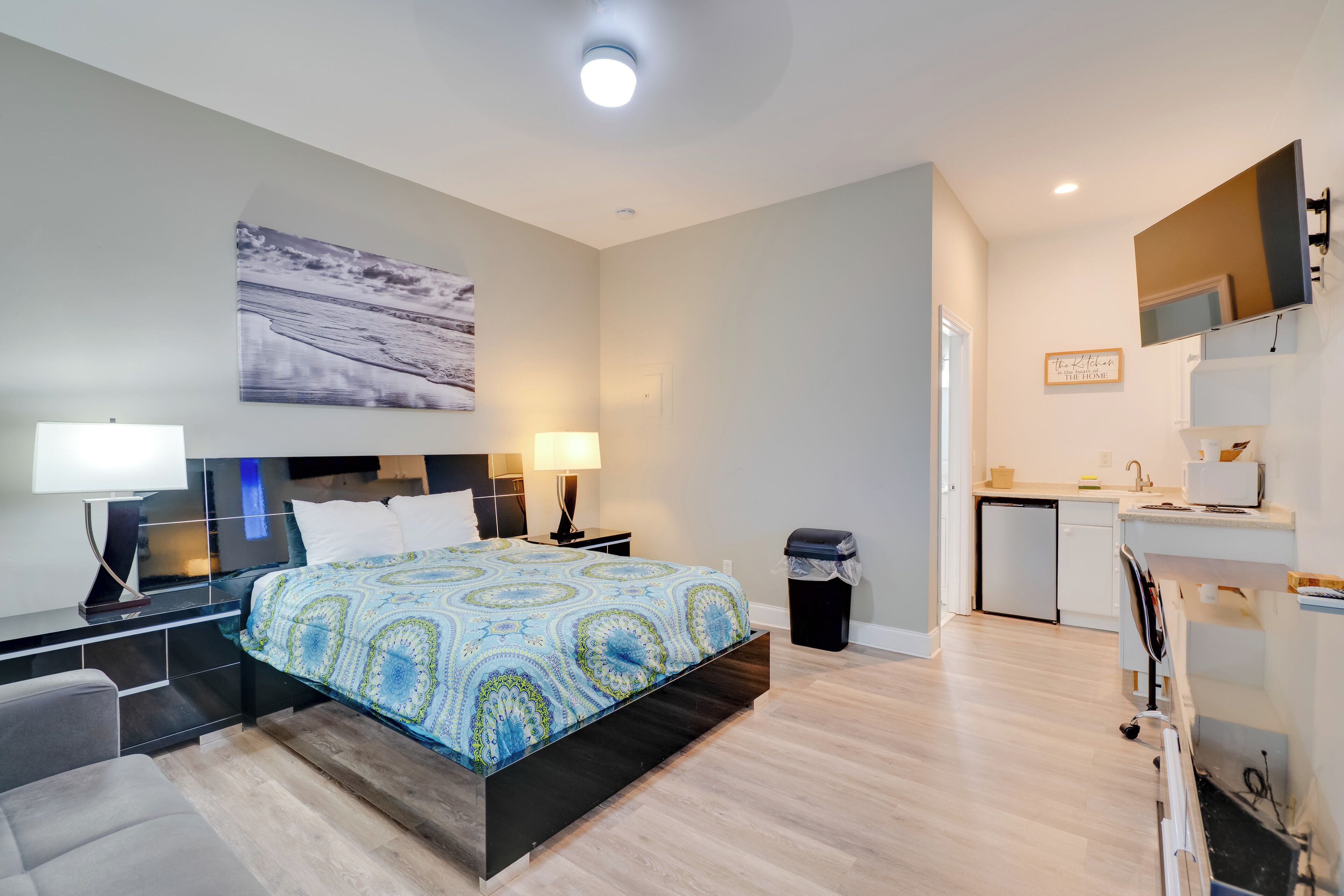 Desk, iron/ironing board, internet, bed sheets