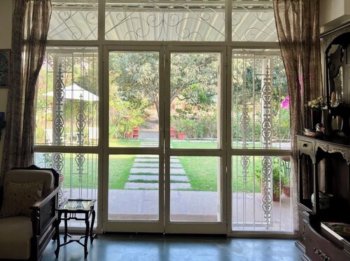 The Studio Cottage - Deluxe 3-bedroom Bed & Breakfast in Bhopal