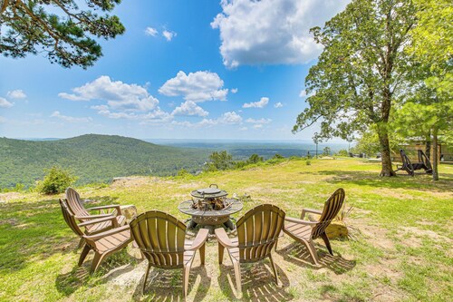 Outdoor Entertainment Area: Scenic Hot Springs Gem