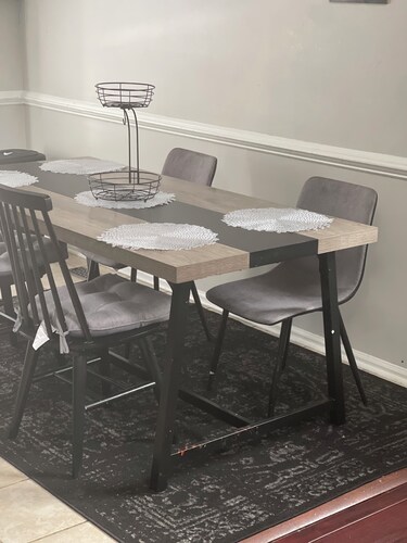 Home away from home Cozy 2-bedroom  2 bathroom house.