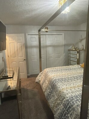 WiFi, bed sheets