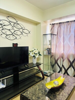Condo, 1 Bedroom | Living room