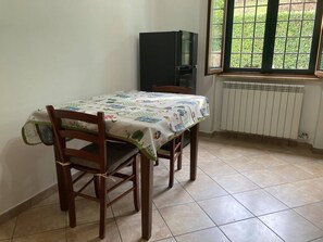 Villa, 2 chambres, accessible aux personnes à mobilité réduite, balcon | Restauration