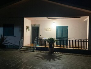 Villa, 2 Bedrooms, Accessible, Balcony | Terrace/patio