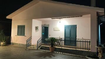 Villa, 2 Bedrooms, Accessible, Balcony | Exterior