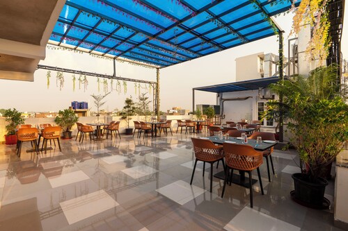 Treebo Premium Gateway Triveni