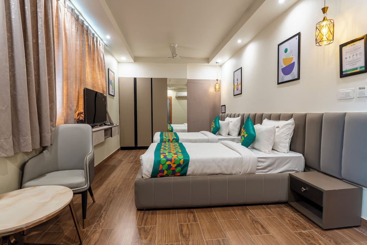 Deluxe Double Room | Desk, iron/ironing board