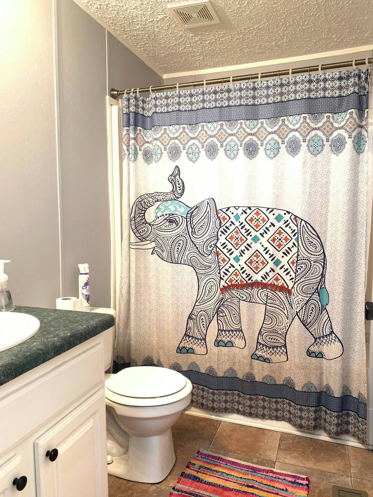 Douche, serviettes fournies