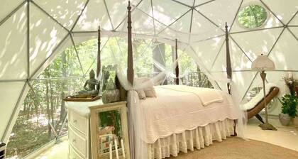 Cozy Off-Grid Dome Retreat in the Woods