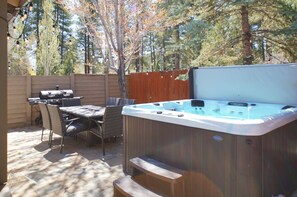 Private spa tub