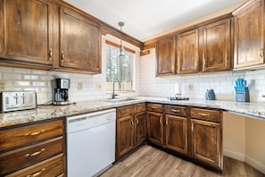 Private kitchen - The Bear Den (Big Bear Lake)