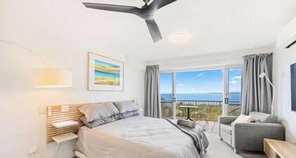 Wake to the Waves - Oceanfront Apartment