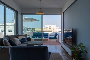 Apartment, 3 Bedrooms, Balcony, City View | Living room | 43-inch Smart TV with digital channels, streaming services - Chloris 3- Bedroom Apartment in Larnaca (Larnaca)