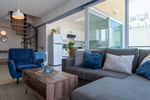 Apartment, 3 Bedrooms, Balcony, City View | Living room | 43-inch Smart TV with digital channels, streaming services - Chloris 3- Bedroom Apartment in Larnaca (Larnaca)