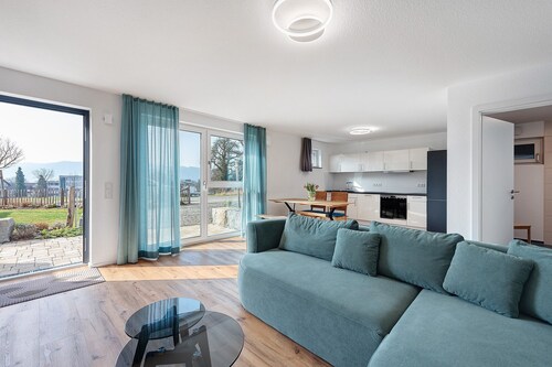 Apartment 'Seezeit' with Private Terrace, Private Garden and Wi-Fi