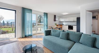 Apartment 'Seezeit' with Private Terrace, Private Garden and Wi-Fi