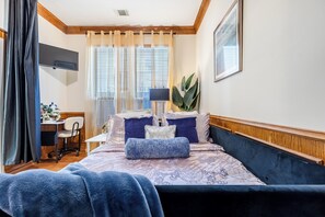 9 chambres, fer et planche à repasser, Wi-Fi, draps fournis