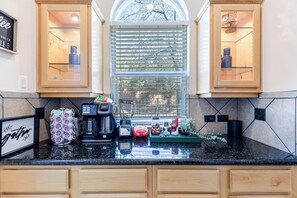 Interior - 9BRM/8Bath/Large Group/Jacuzzi/Hot Tub/GYM/ in Downtown (Houston)