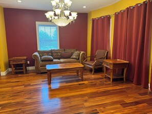 Smart TV - Spacious, Accessible Hillsboro Retreat – Deck, Grill & Family-Friendly Comfort (Hillsboro)