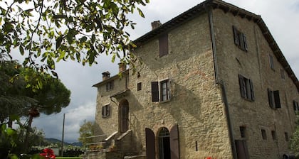 Farmhouse in Modigliana with Scenic Views