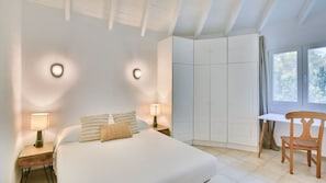 2 chambres, fer et planche à repasser, Wi-Fi gratuit, draps fournis