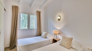 2 soverom, strykejern/-brett, wi-fi (inkludert) og sengetøy