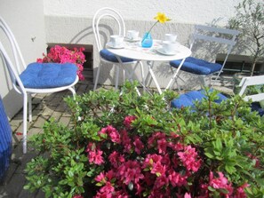 Outdoor dining - Apartment Am Birnbaum, 25 sqm, 1 living/sleeping room, max. 4 people (Reutlingen)