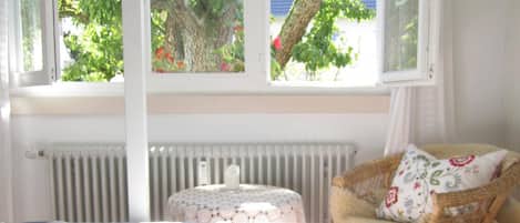 1 bedroom, desk, iron/ironing board, WiFi