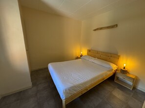 3 chambres, accès au Wi-Fi (inclus), literie fournie