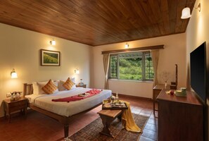 In-room safe, iron/ironing board, free WiFi - Emerald by nature resorts & stays (Ootacamund)