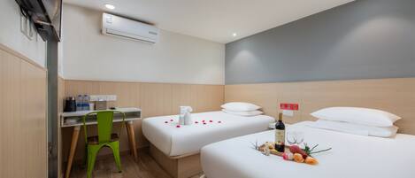 Bureau, espace de travail pour ordinateur portable