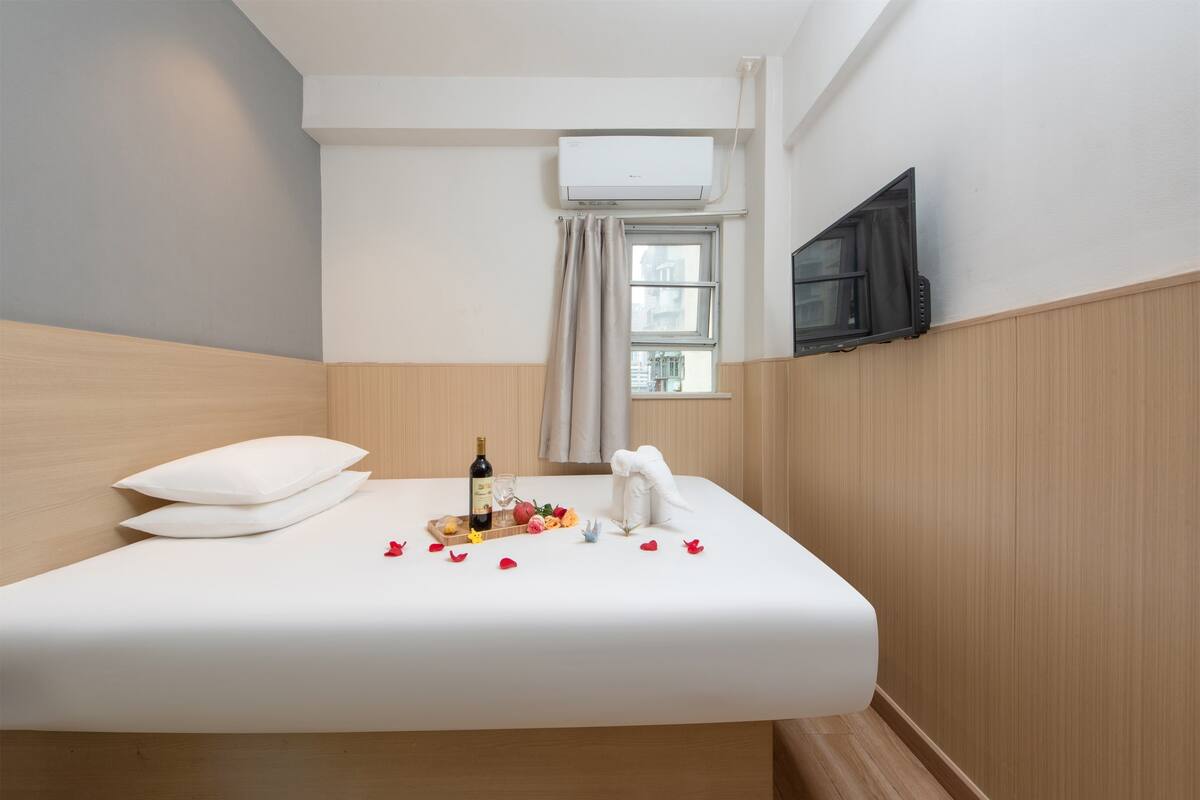 Comfort Double Room | Desk, laptop workspace