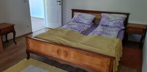 3 bedrooms, bed sheets