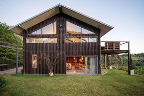 Exterior - Linden Rose Barn - Views & Short Walk to Kondalilla National Park Waterfall (Montville)