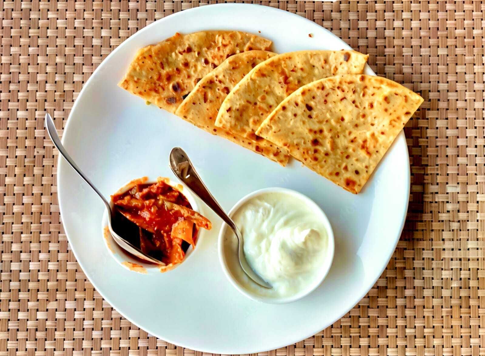 Makan di kamar