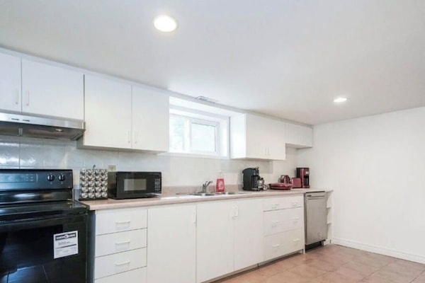 Microones, placa de cuina i rentaplats