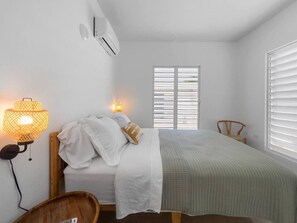 2 makuuhuonetta, työpöytä, ilmainen Wi-Fi, vuodevaatteet