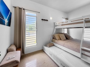 2 quartos, escrivaninha, Wi-Fi de cortesia, roupa de cama