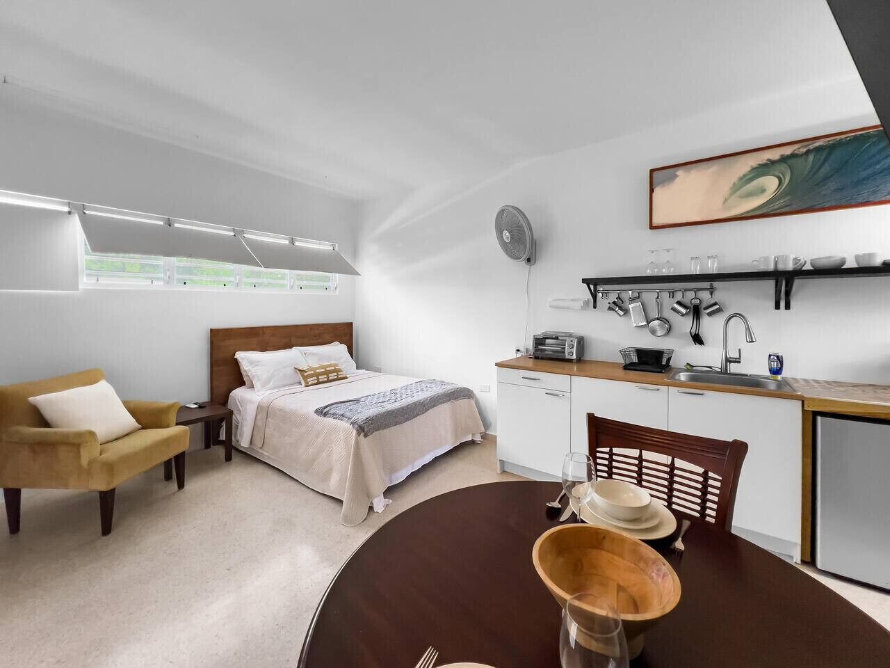 Bureau, Wi-Fi gratuit, draps fournis