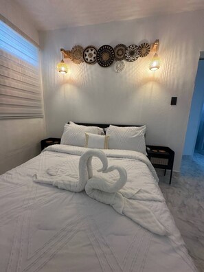 2 bedrooms, desk, free WiFi, bed sheets - Casa El Yunque: Private Pool & River (Naguabo)